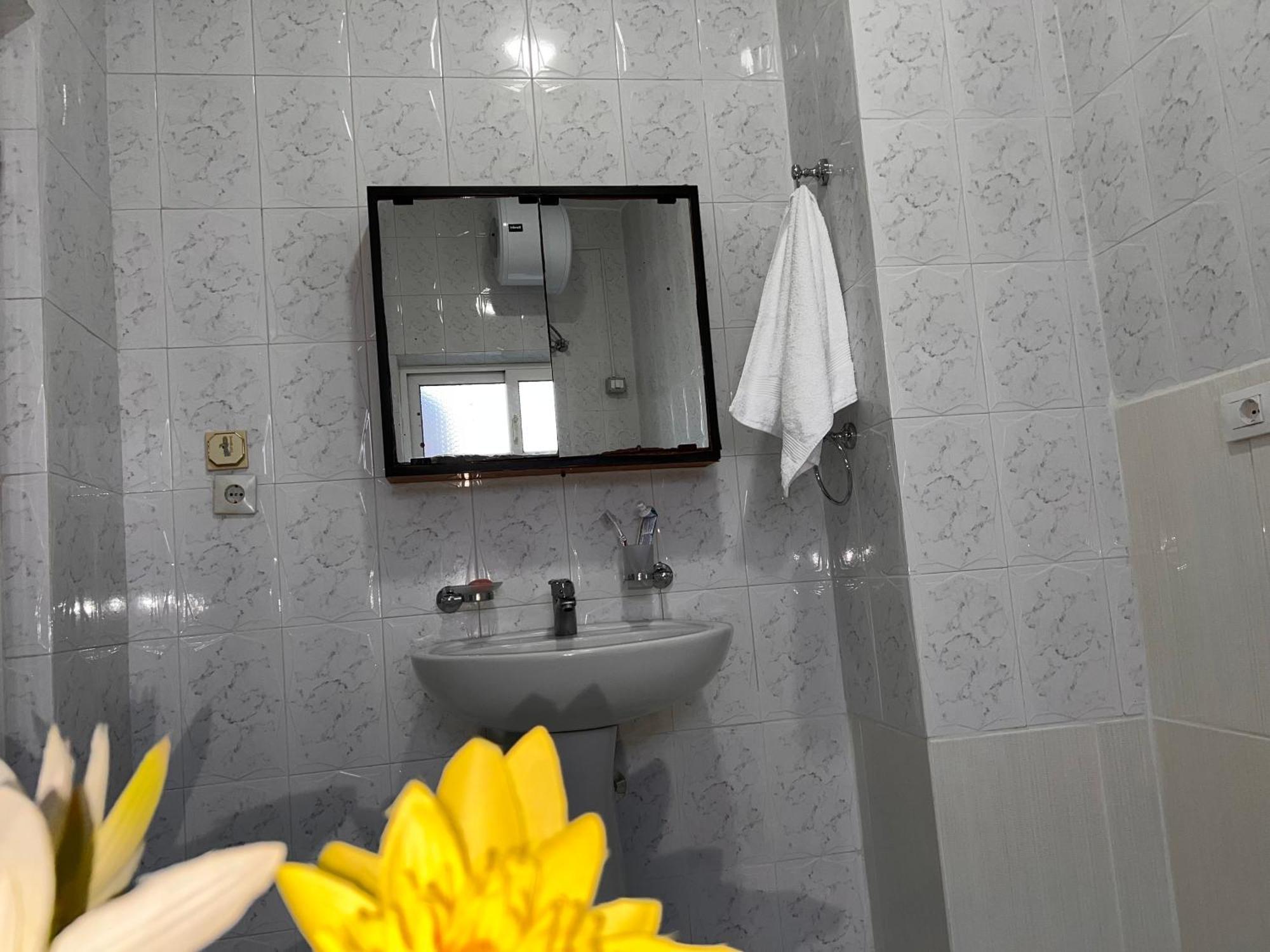 Berat Private Room In Haxhialiu Villa 外观 照片