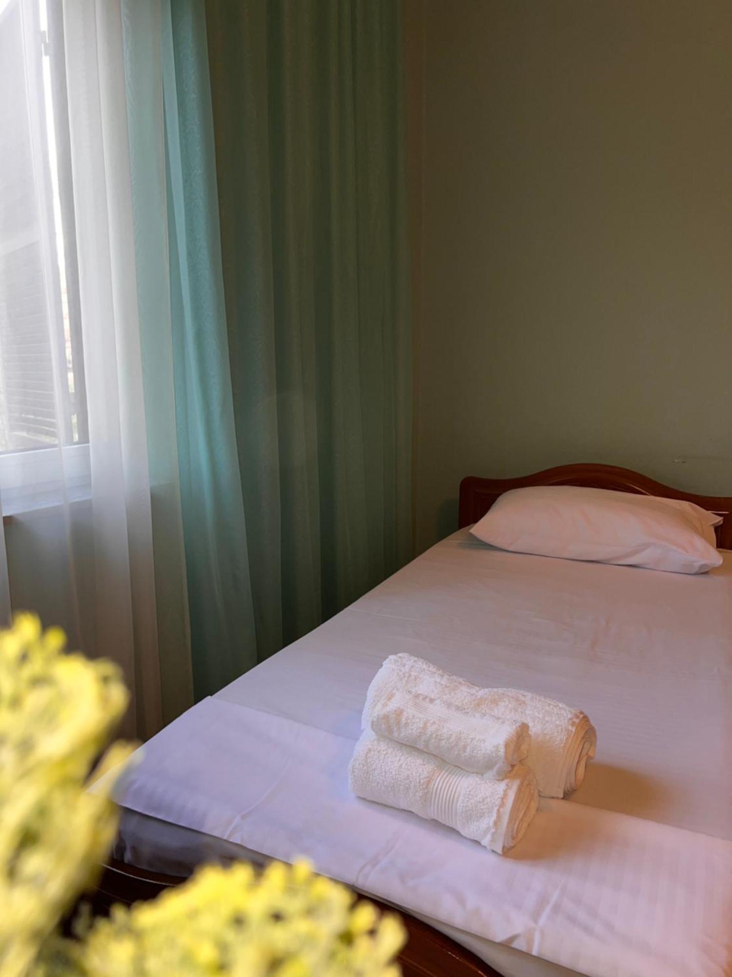 Berat Private Room In Haxhialiu Villa 外观 照片