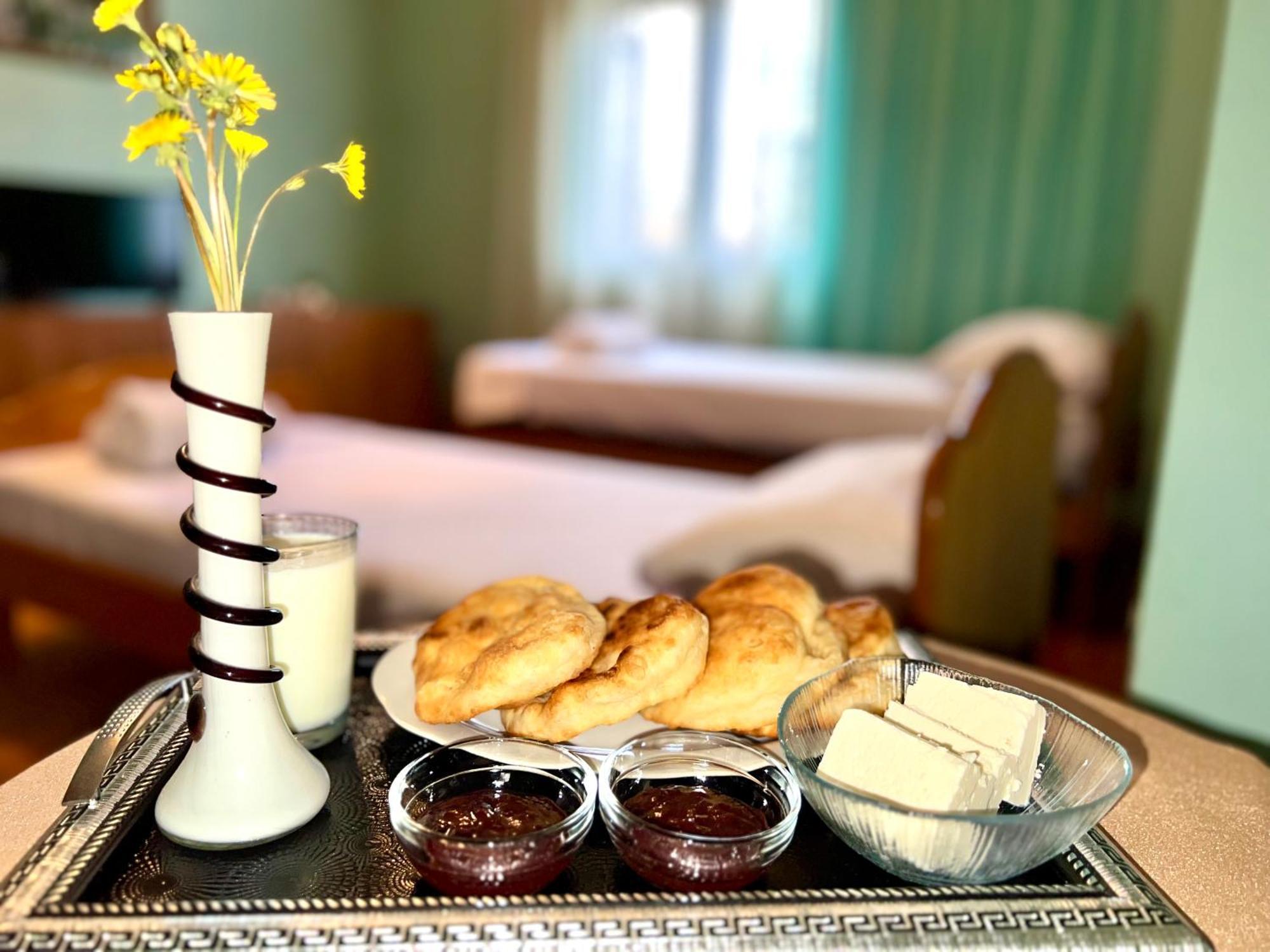 Berat Private Room In Haxhialiu Villa 外观 照片