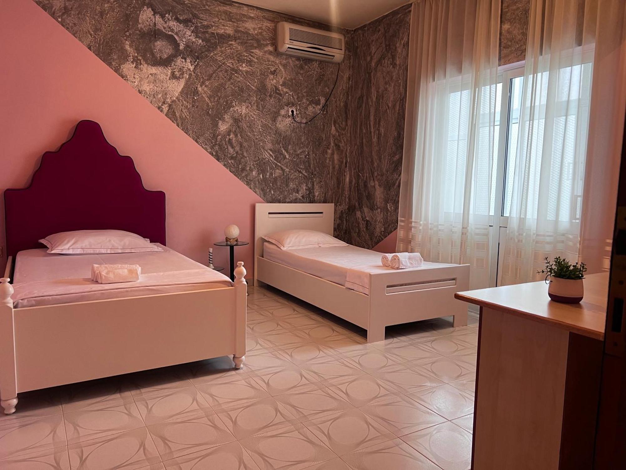Berat Private Room In Haxhialiu Villa 外观 照片