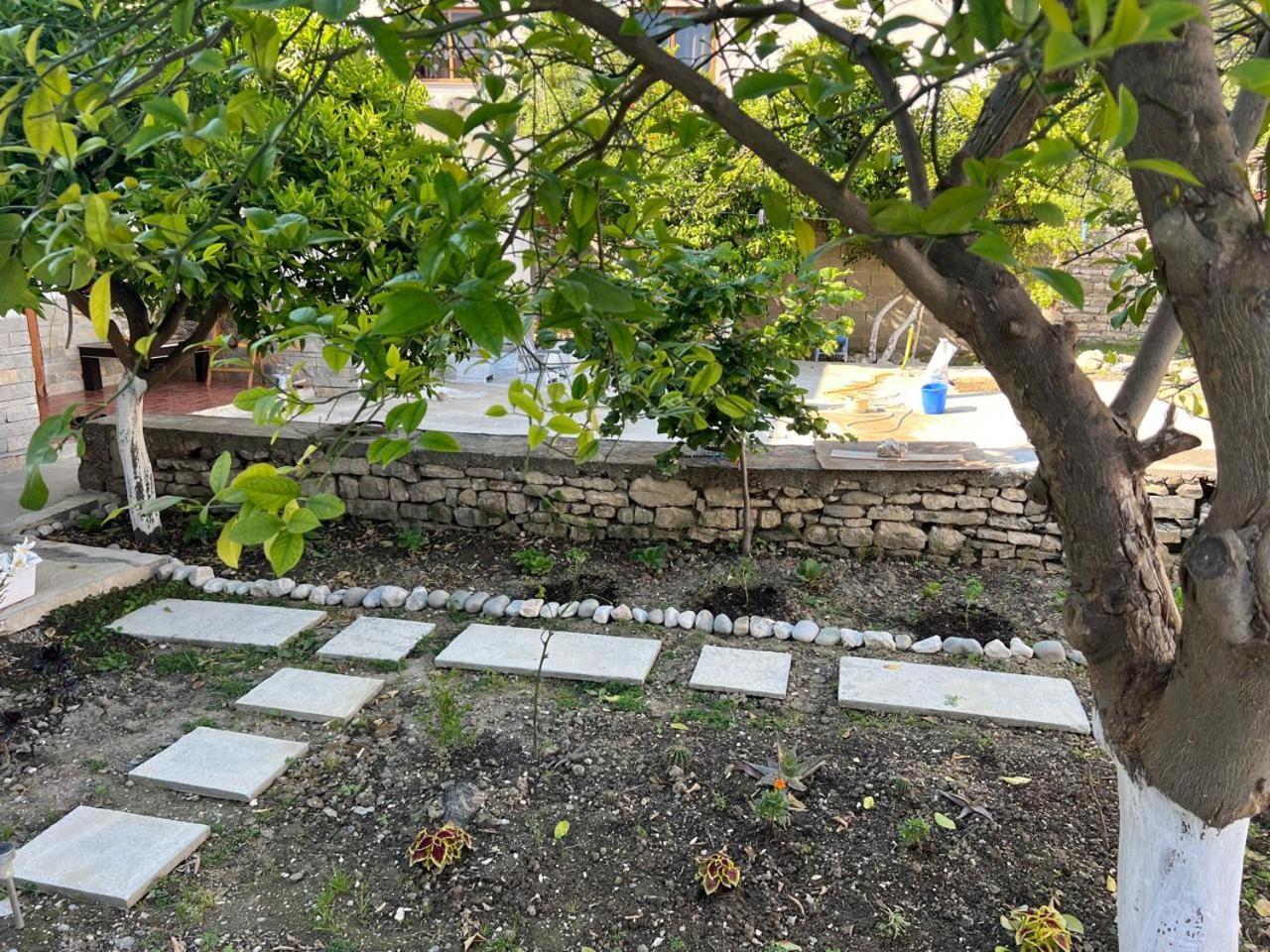 Berat Private Room In Haxhialiu Villa 外观 照片